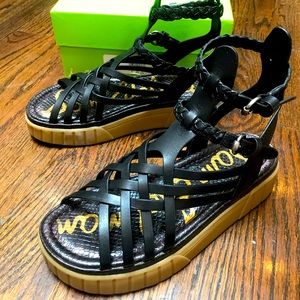 New 7.5 black leather Sam Edelman Geana sandals